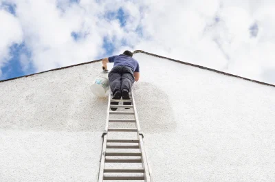 Peinture extérieure à la Verdière — façades et ravalement
